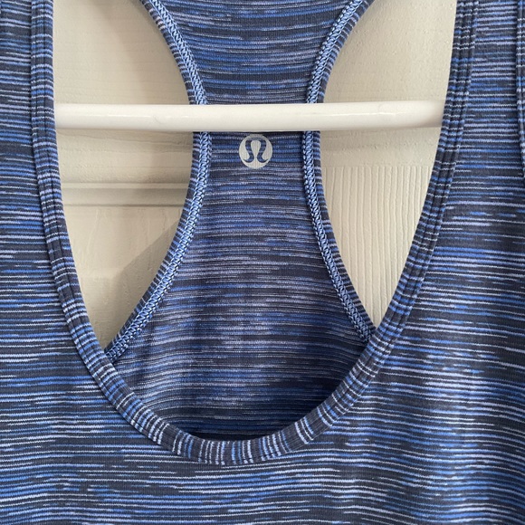 Sold Lululemon top size 2 - Picture 5 of 5